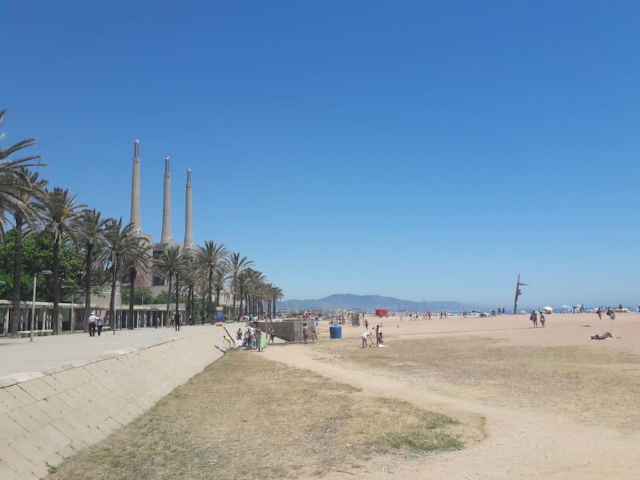 5 Min To The Sea And 15 Min To Barcelona Center Lägenhet Sant Adrià de Besòs Exteriör bild